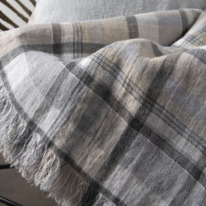 JARA grey linen blanket with fringes