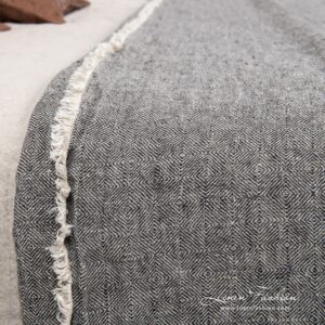 Bedspread of 100% linen fabric, grey.