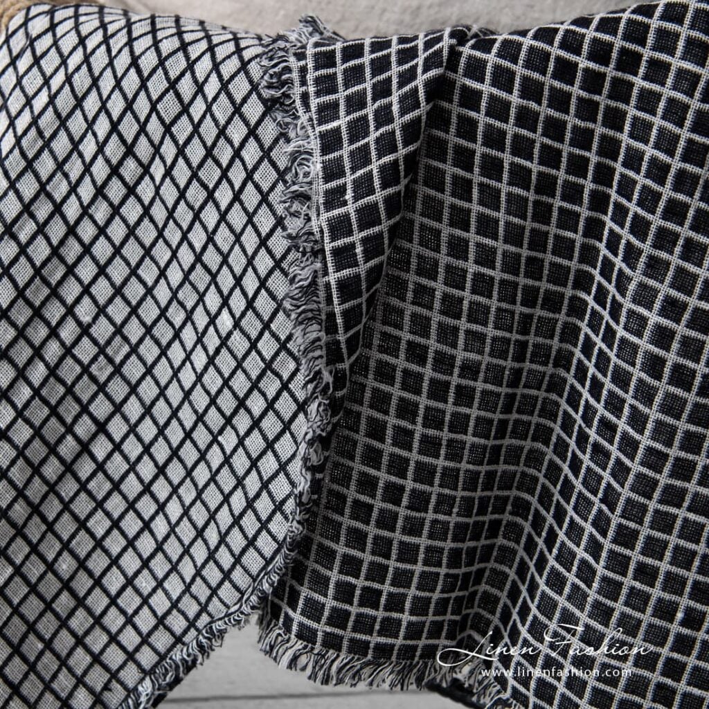 KUBA Pledd svart 3 Double sided black linen cotton blanket with fringes