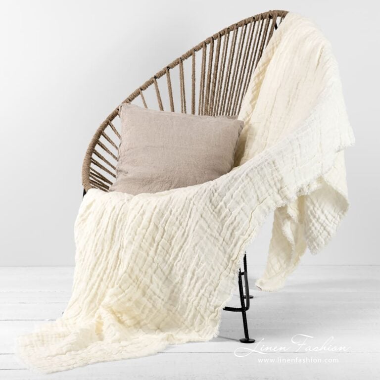 PLAZA yellowish blanket