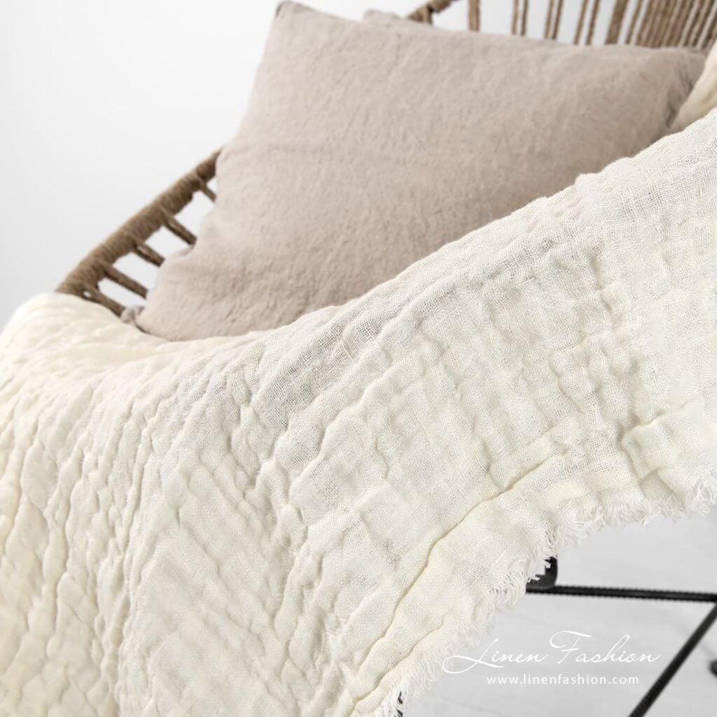 PLAZA Pledd gulaktig 2 PLAZA yellowish linen blanket