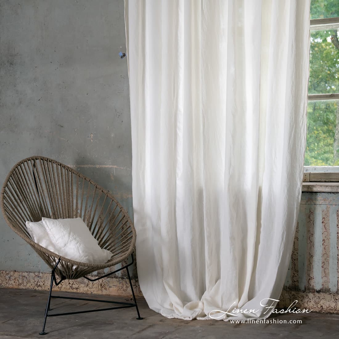 Atlanta 100% linen curtain, white.