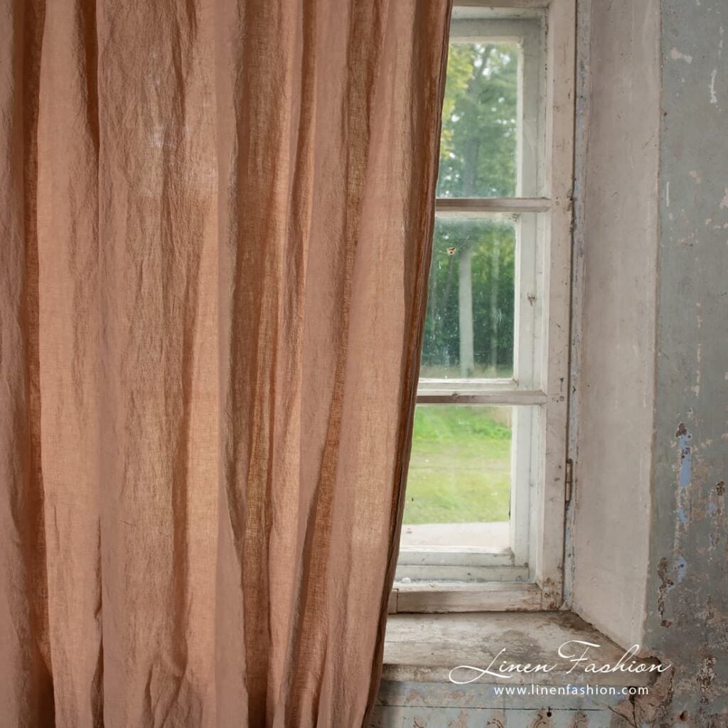 ATLANTA Gardin brun 3 Curtain in brown colour.