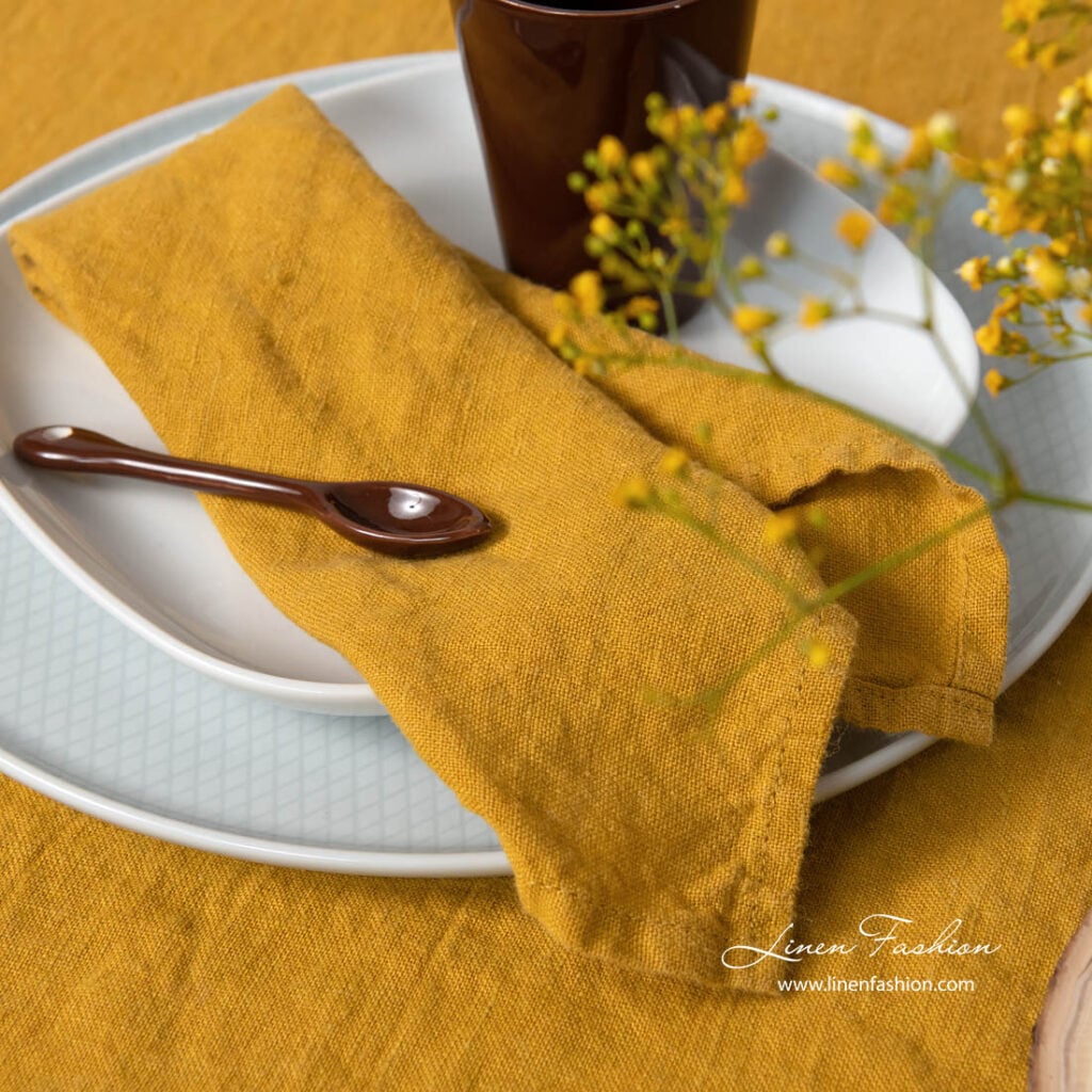 GAMMA Bordserviett gul 1 Linen washed mustard color napkins