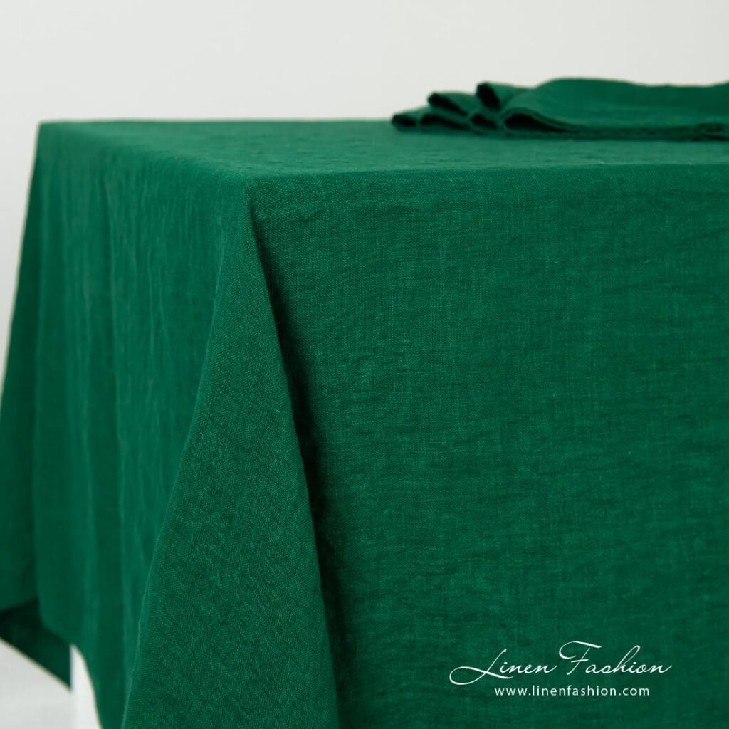 GAMMA Duk smaragdgrønn 2 Green linen tablecloth