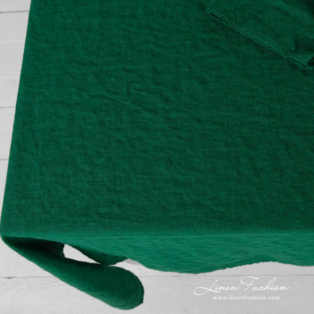 GAMMA Duk smaragdgrønn 3 Green linen tablecloth, specially washed