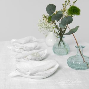 PORTO white linen tablecloth with matching napkins