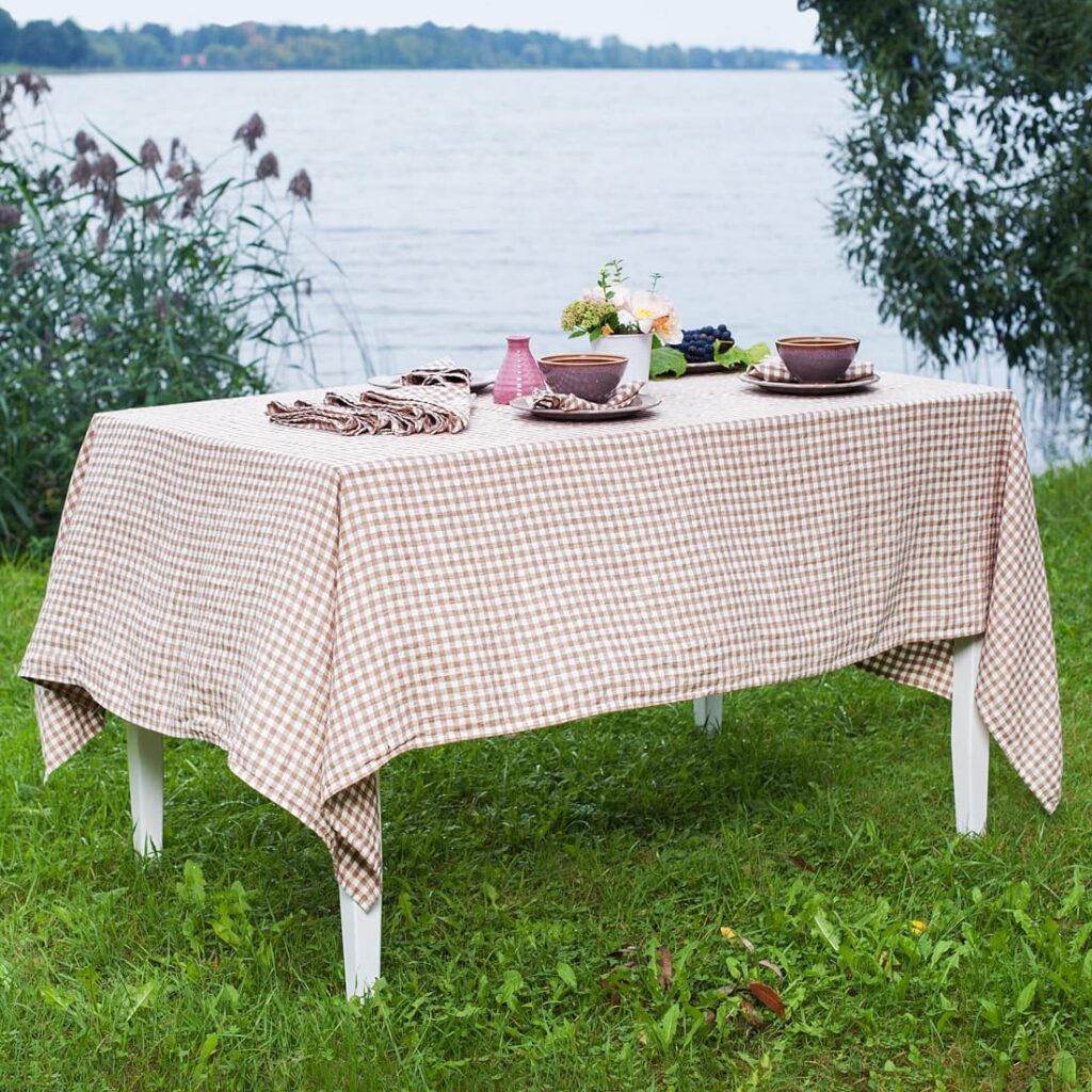 VICHY Duk brunaktig 1 Checked brown linen tablecloth