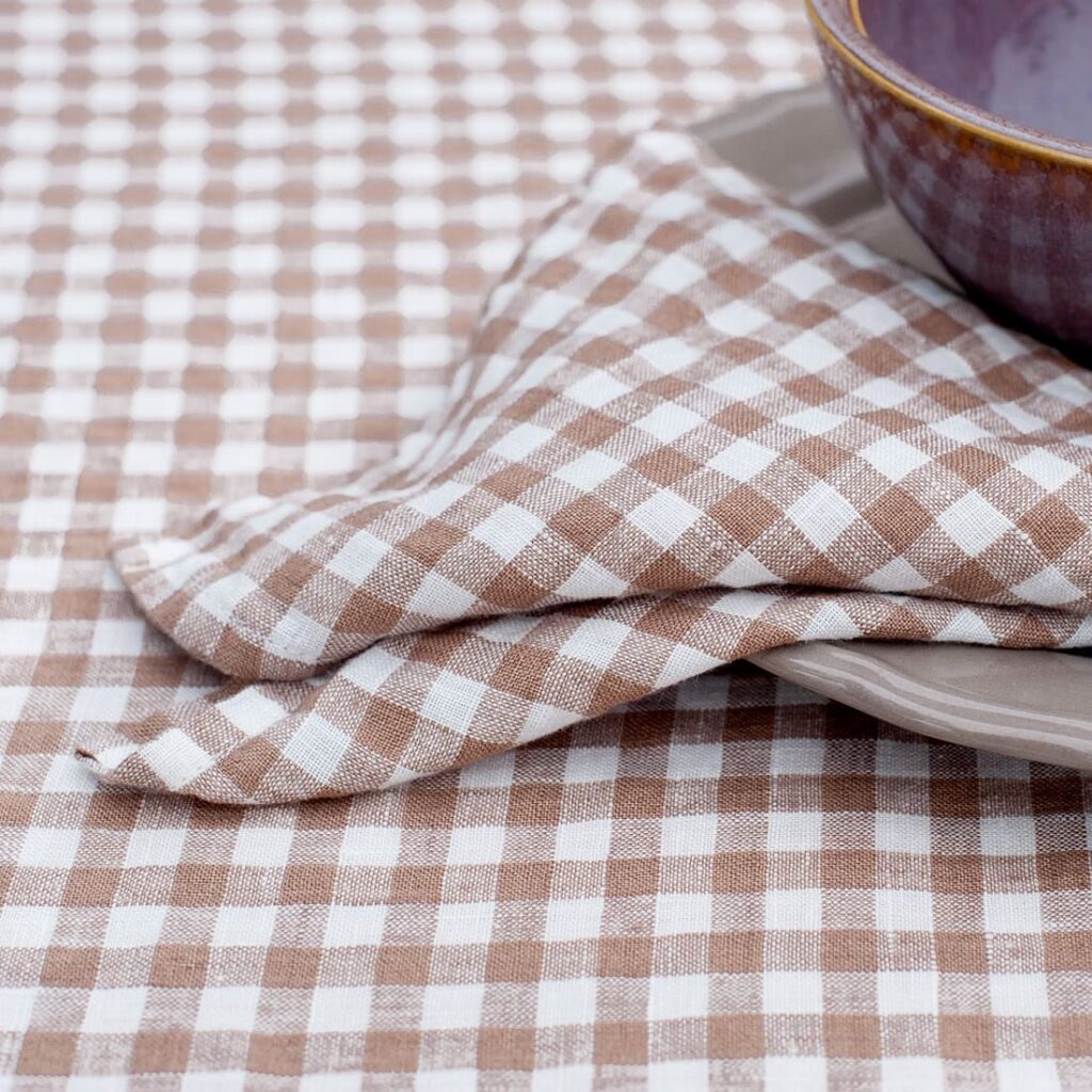 VICHY Duk brunaktig 3 Checked brown linen tablecloth, pure linen
