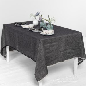 MANTIS Duk svart 13 MANTIS black linen tablecloth