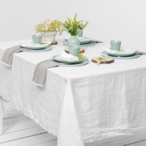 VEGA Duk hvit 8 Off white linen tablecloth with loose fringes, washed