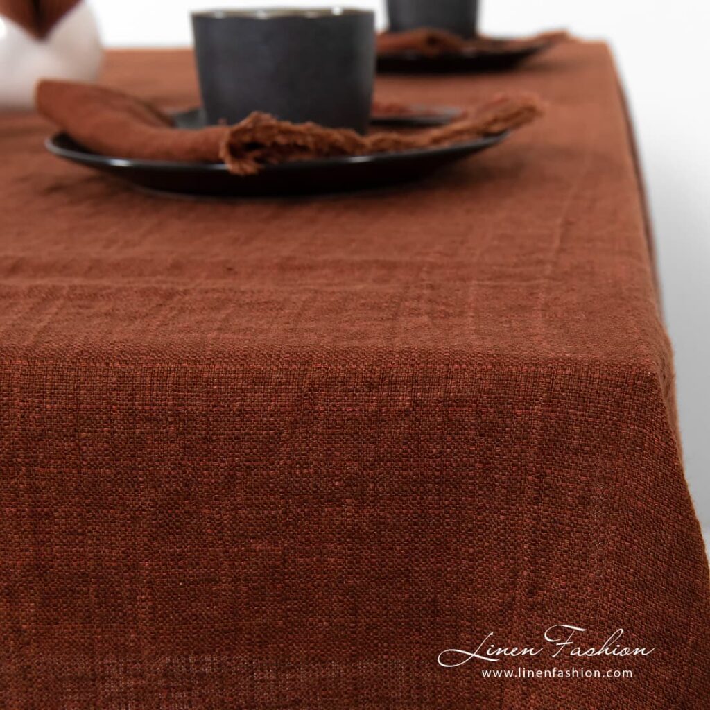 ROY Duk brun 5 100% linen tablecloth in brown.