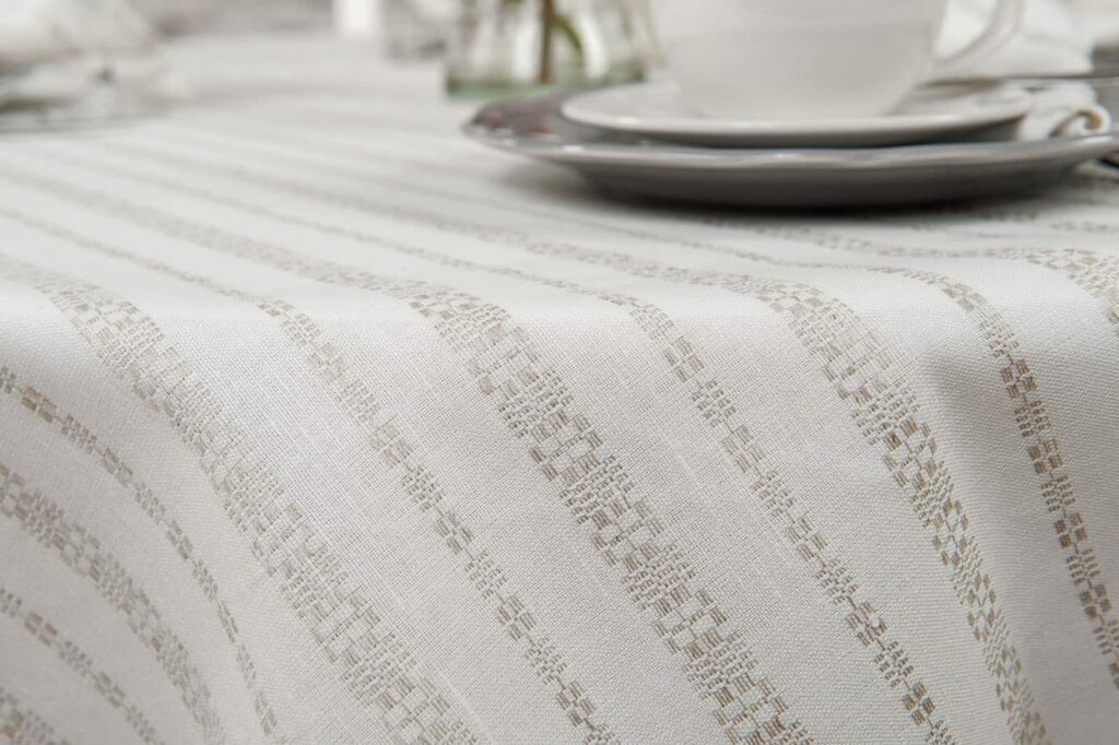 ORNA Duk rund/oval hvit 2 ORNA Duk rund/oval hvit - Bilde 2