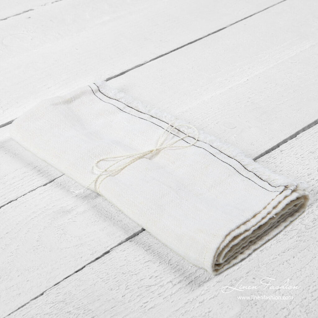 Kjøkkenhåndkle nr. 10 1 White kitchen towel with fringe
