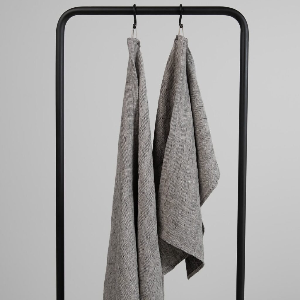 RAY Badehåndkle grå 2 Grey linen herringbone bath towel, 100% linen