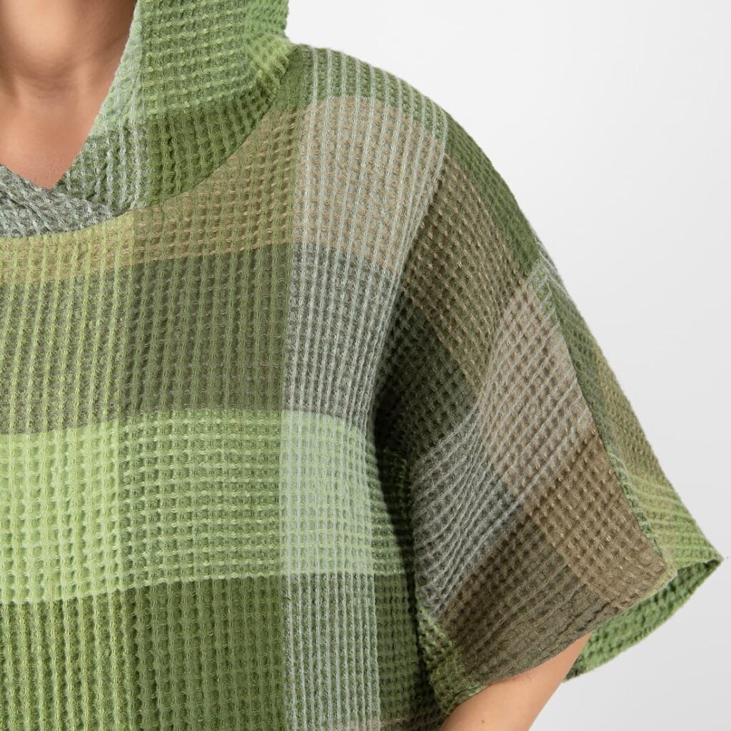 BINGO Poncho grønnrutete 4 green linen poncho waffle, big checks.