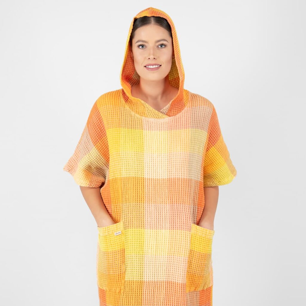 BINGO Poncho oransje rutete 3 orange linen poncho with hoodie.