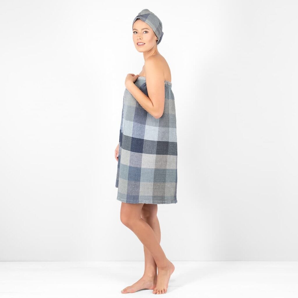 BINGO Omslagshåndkle blågrå 3 blue grey linen wrap towel, washed.