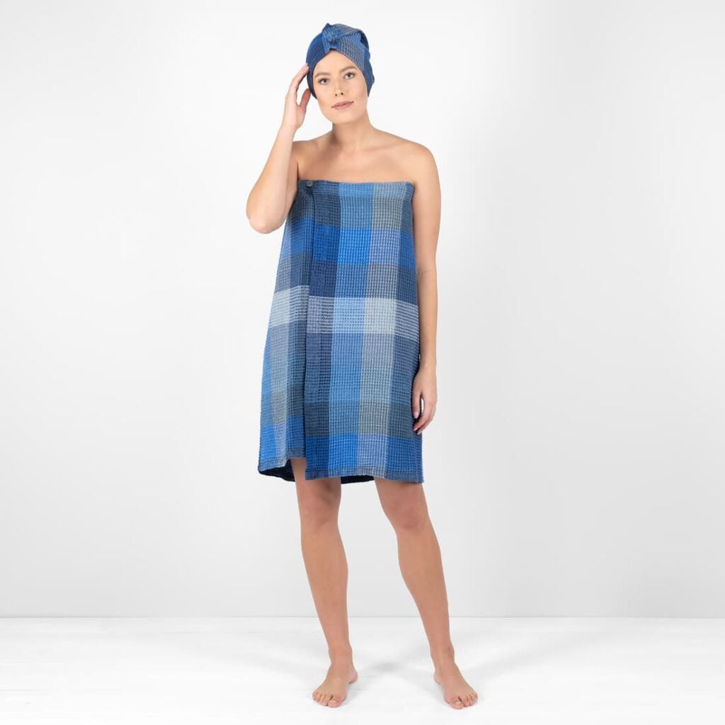 BINGO Omslagshåndkle blå 1 blue linen wrap towel bingo.