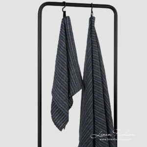 BAHA Badehåndkle blåstripet 10 Linen black blue striped bath towel, different sizes.