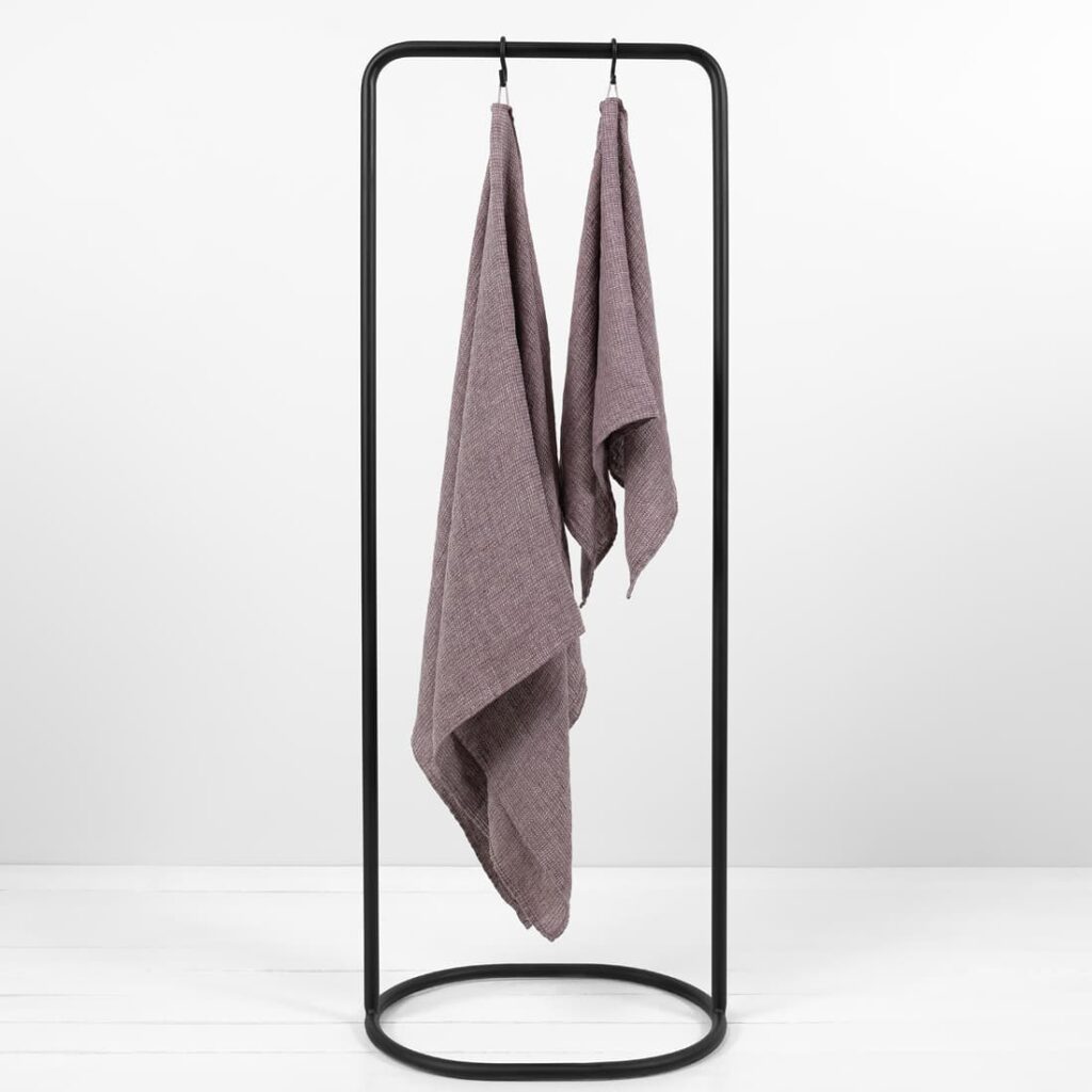 PURO Badehåndkle fiolett 1 linen violet bath towel.