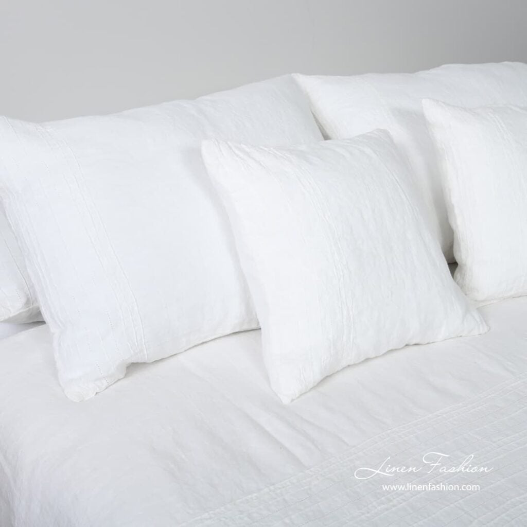 Flamingo pillow case.