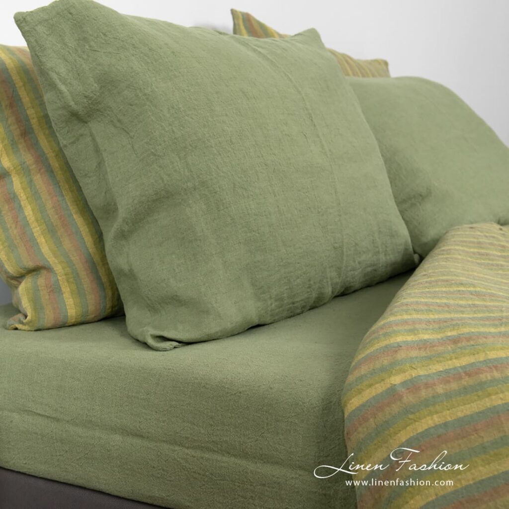 OLIV Sengetøy 2 Bed linen sets OLIV pillow cases.