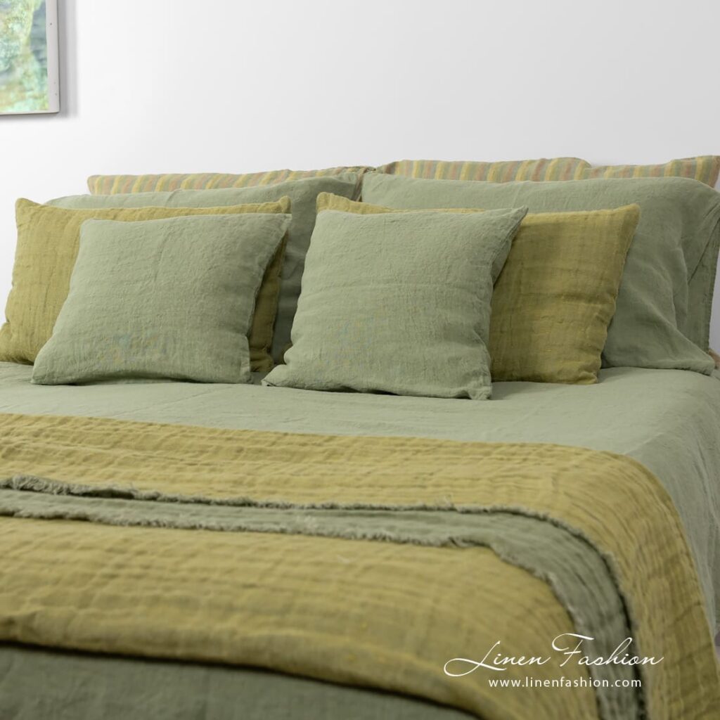 OLIV Sengetøy 4 Bed linen sets OLIV pillow cases.