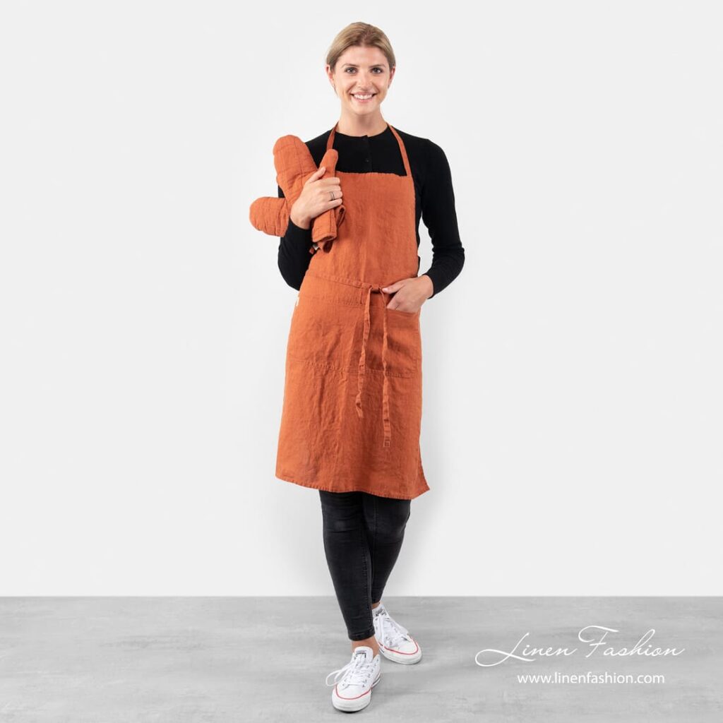 GAMMA Forkle oransje 2 Orange colored linen apron, gamma.