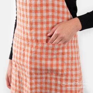 GAMMA Forkle rutete 5 Linen apron in orange color, gamma.
