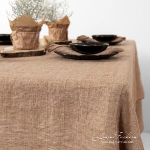 Macadamia tablecloth in brown.