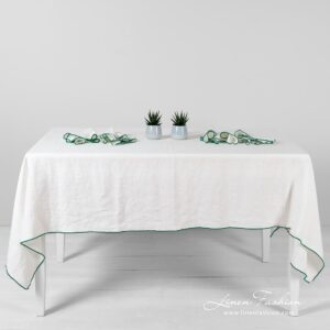 ARVO Duk hvit med grønn kant 5 ARVO off-white linen tablecloth