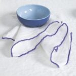 ARVO Serviett hvit med fiolett kant