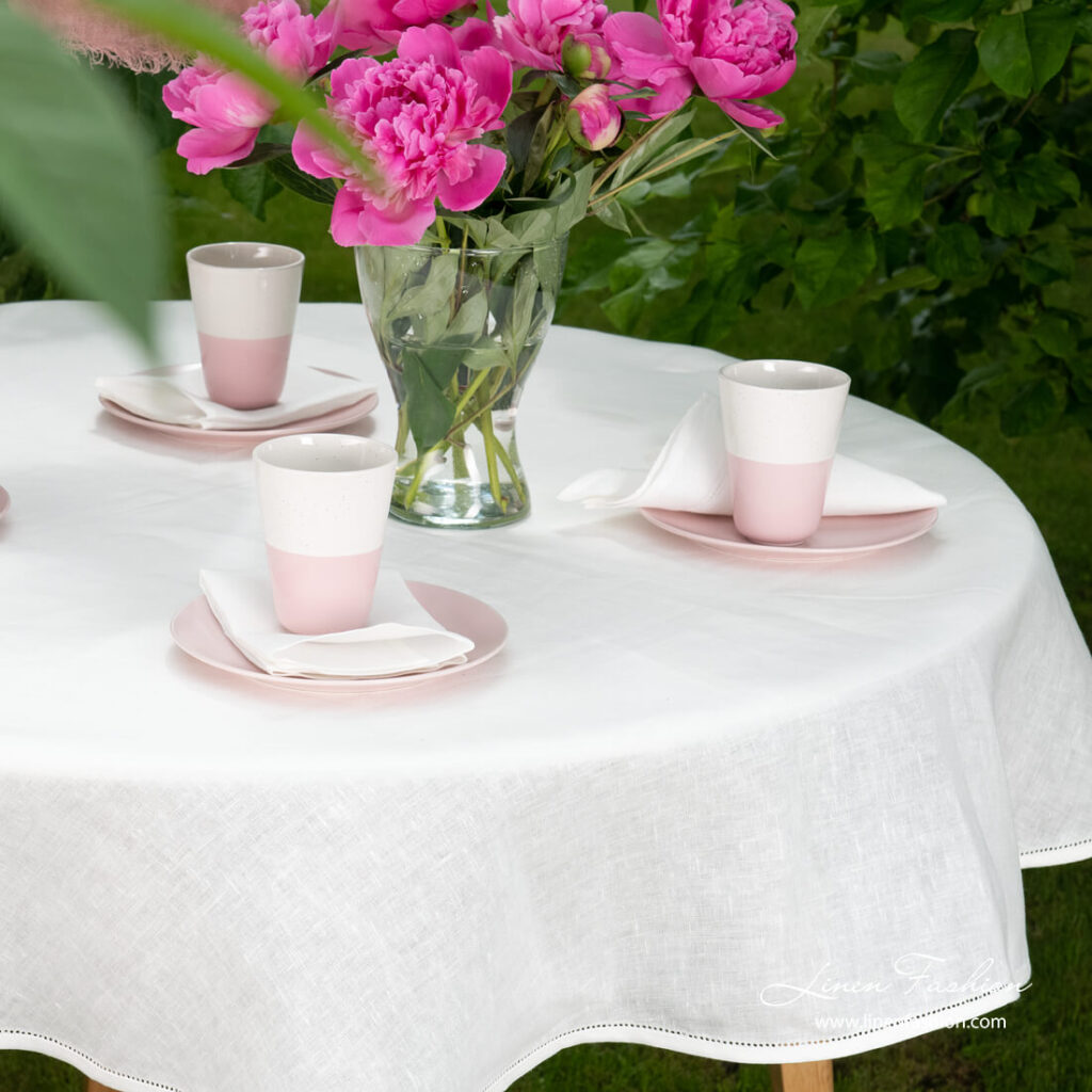 LUNA Duk rund/oval hvit 2 White linen cotton round (oval) tablecloth with hemstitch