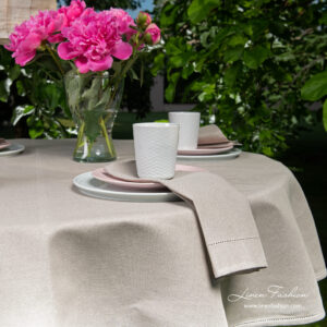 LUNA Duk rund/oval natur 11 Close view of dark grey round (oval) linen tablecloth with hemstitch