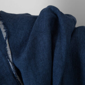 Lin vasket stoff mørkeblå