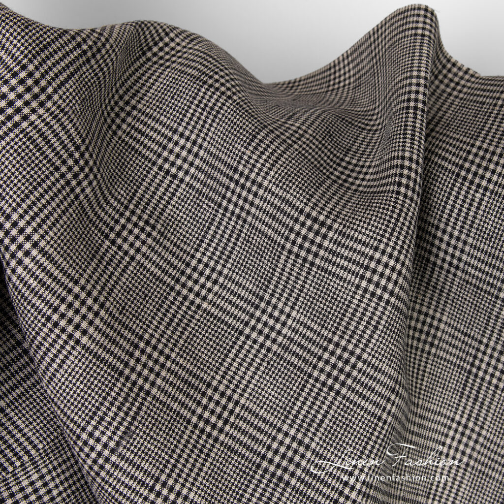 Linstoff i svarte og gråaktige ruter 2 Linen fabric in black and greyish checks for clothes and home textile