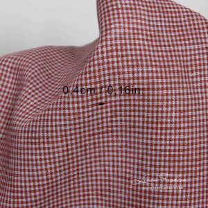 Linstoff i små bordo-grå ruter