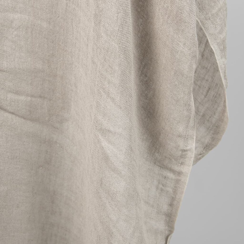 Naturgrått gjennomsiktig linstoff vasket 4 Natural linen washed gauze fabric, transparent
