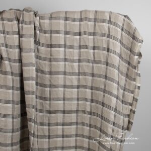 Gråbrunt linstoff i ruter vasket 9 Grey brown linen fabric in checks