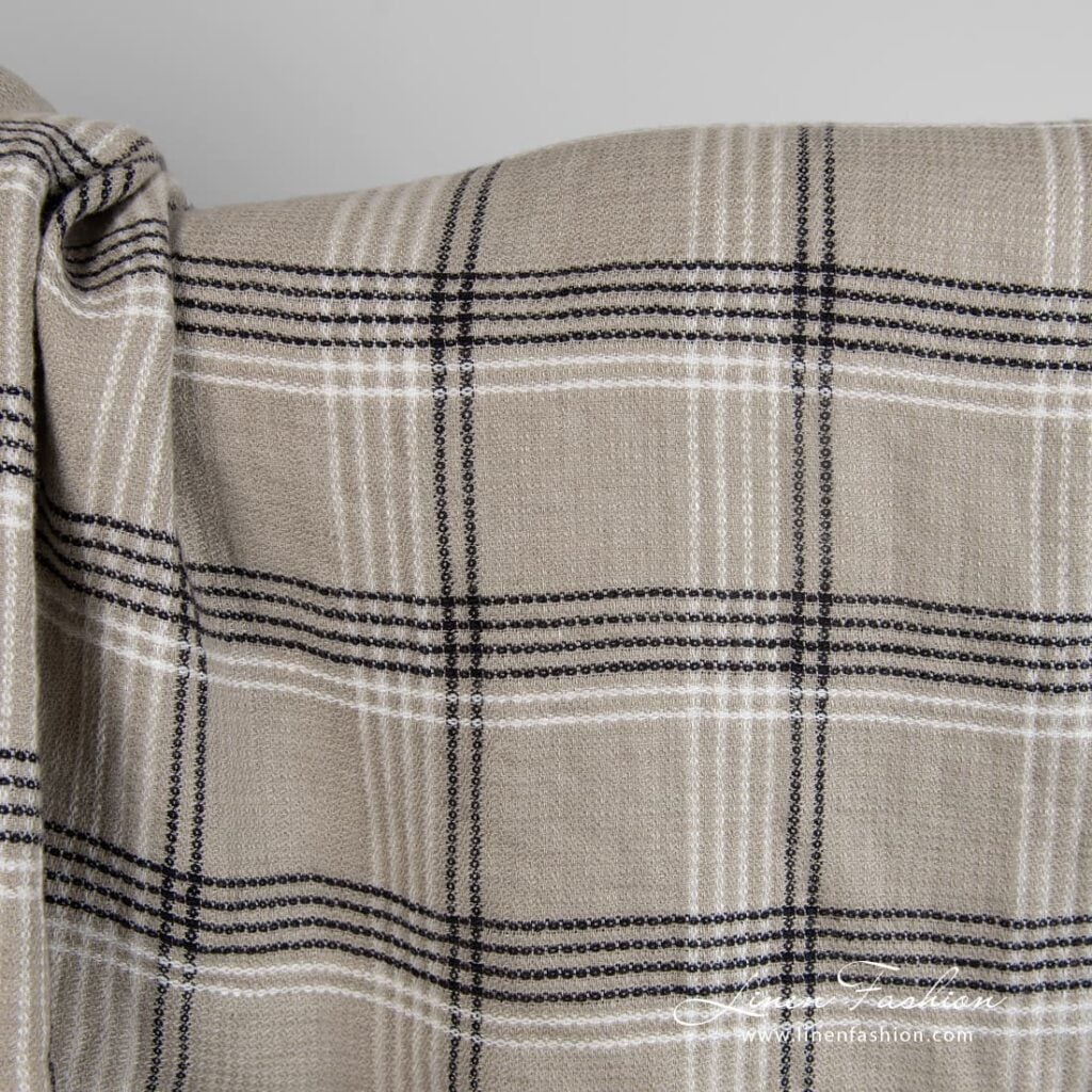 Gråbrunt linstoff i ruter vasket 3 Grey brown linen fabric in checks, perfect for towels, bathrobes and bedding sets
