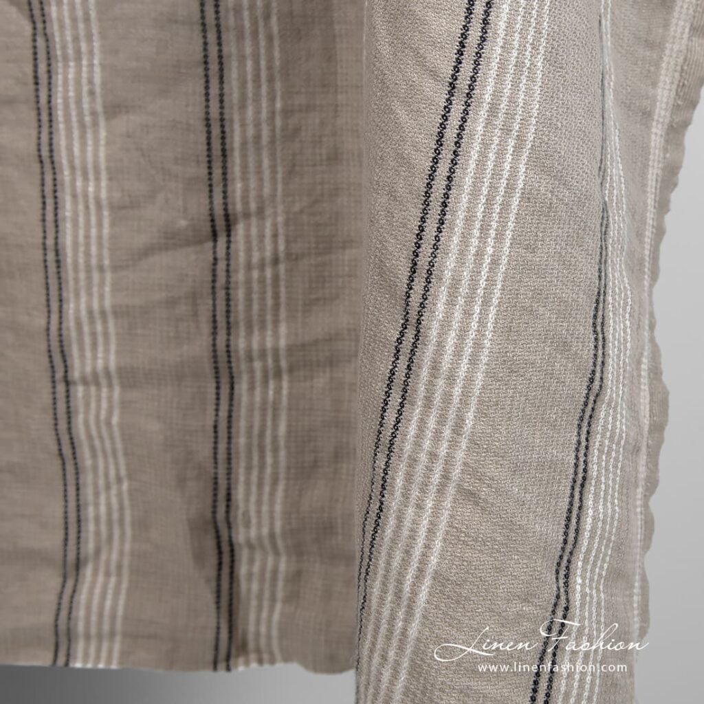 Gråbrunt linstoff i striper vasket 3 Grey brown linen fabric in stripes, perfect for towels, bathrobes and bedding sets