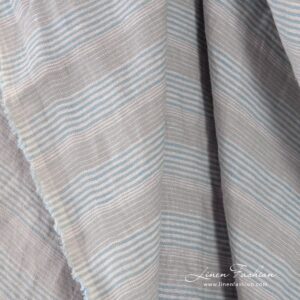 Lysegrå-blått linstoff i striper vasket 11 Grey blue linen fabric in stripes, specially washed to increase softness
