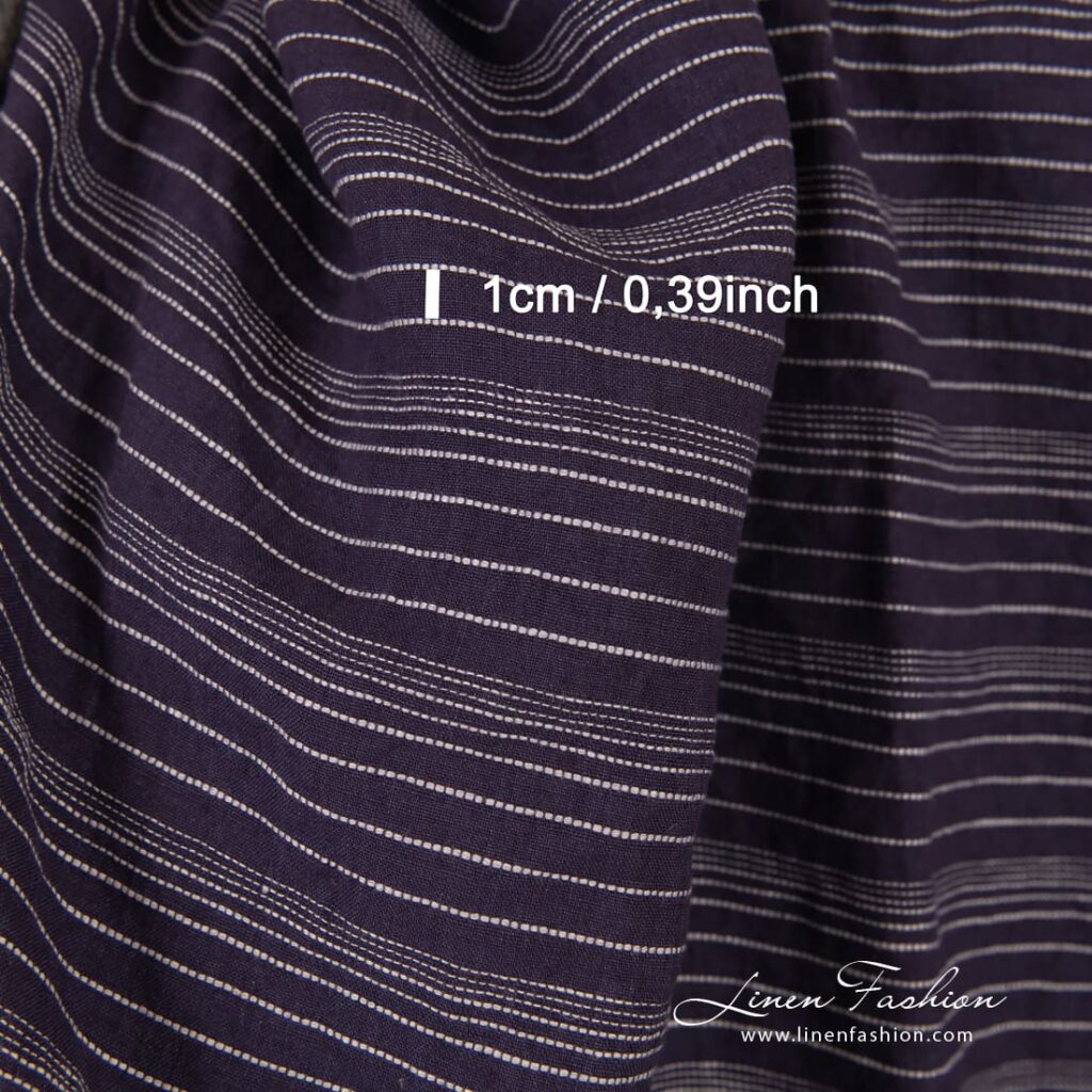 Mørkeblått linstoff i striper vasket 4 Dark blue linen fabric in stripes, perfect for home textile and clothes