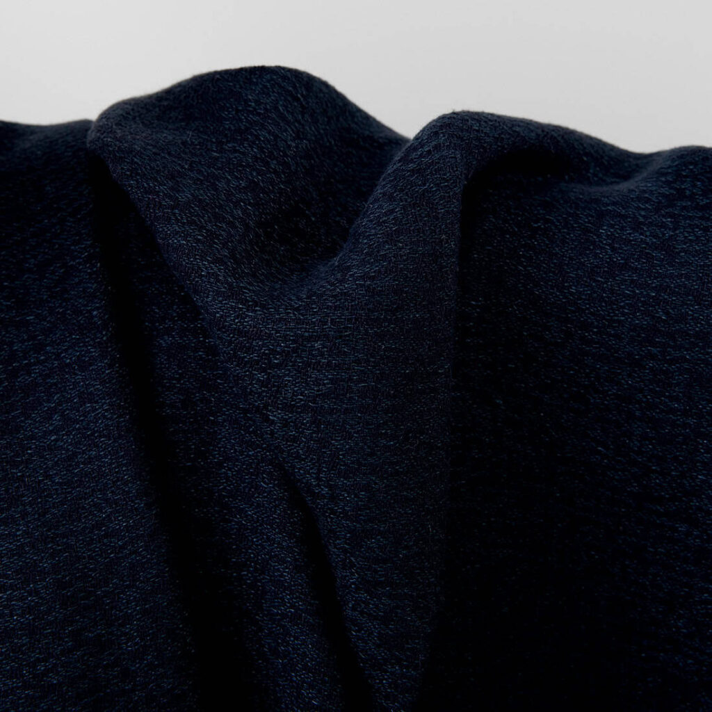 Vasket lin-bomull melert jacquardstoff 3 Black variegated jacquard linen fabric, with blue