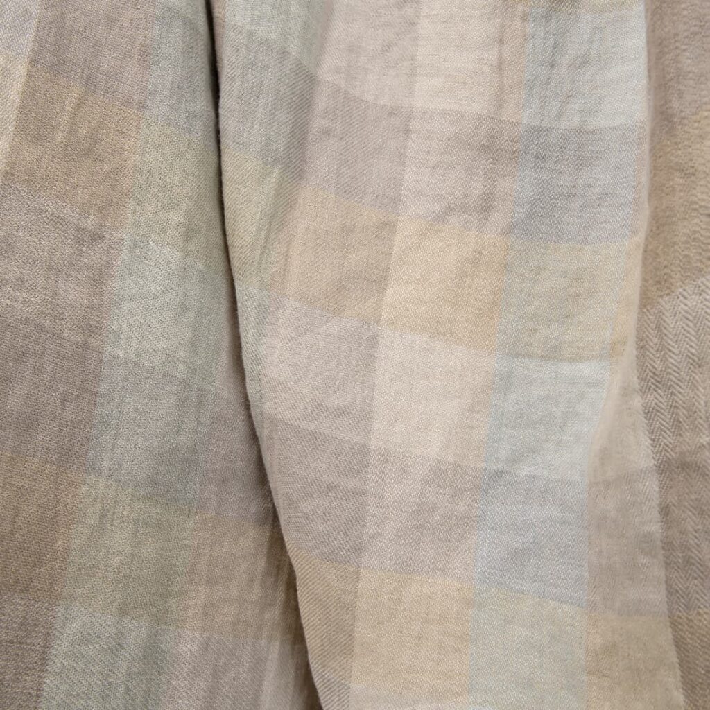 Vasket linstoff ruter beige brun 4 linen washed checks beige, width 140cm.