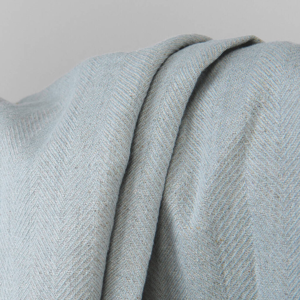 Vasket grønnlig grått linstoff 3 Grey green linen fabric, washed linen cotton