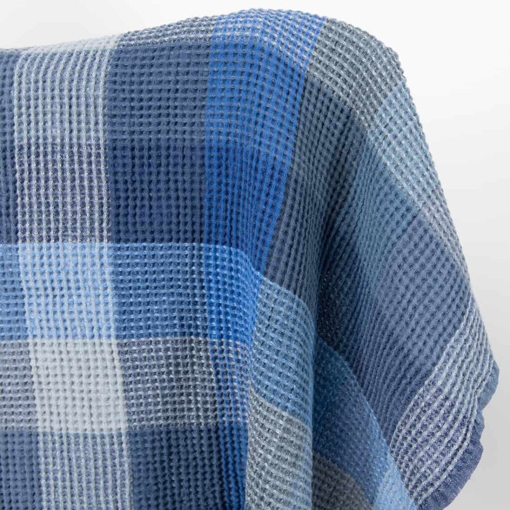 Lin bomull vaffelvevd blårutete stoff vasket 2 half linen waffle blue fabric, washed, soft structure