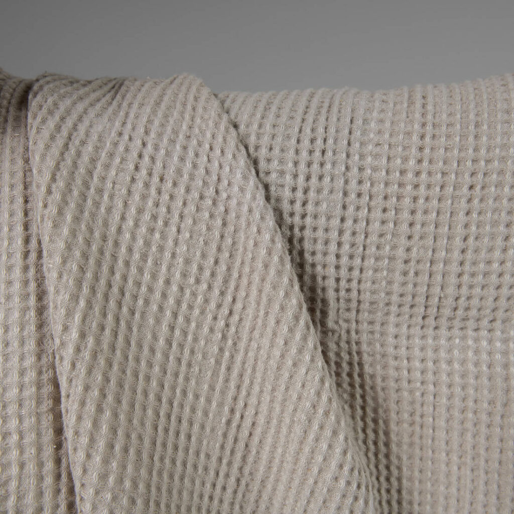 Vasket lin-bomullsstoff beige vaffel 2 Washed linen cotton fabric beige waffle 150cm