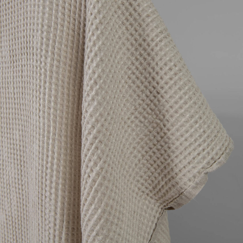 Vasket lin-bomullsstoff beige vaffel 4 Washed linen cotton fabric beige waffle edge view
